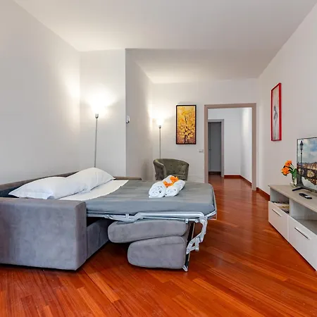 Brd 41 13- Ponte Vecchio Elegant Attic Флоренция