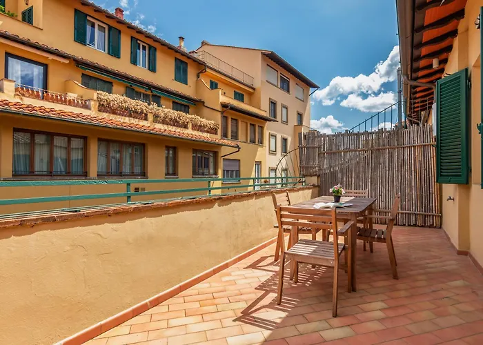 Brd 41 13- Ponte Vecchio Elegant Attic Daire *