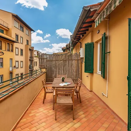 Brd 41 13- Ponte Vecchio Elegant Attic Lägenhet
