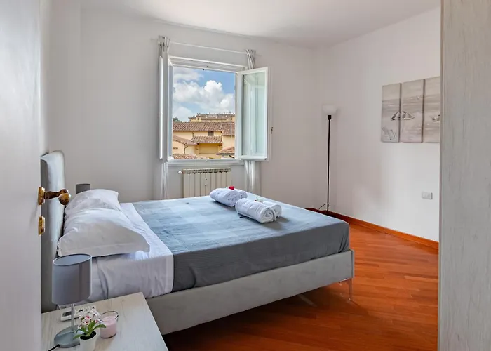 Brd 41 13- Ponte Vecchio Elegant Attic Florens